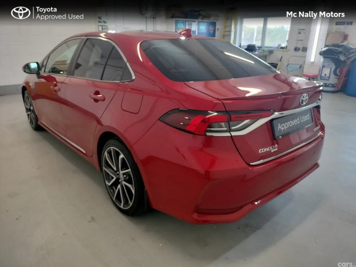 Toyota Corolla Saloon, Petrol Hybrid, 2020, Red