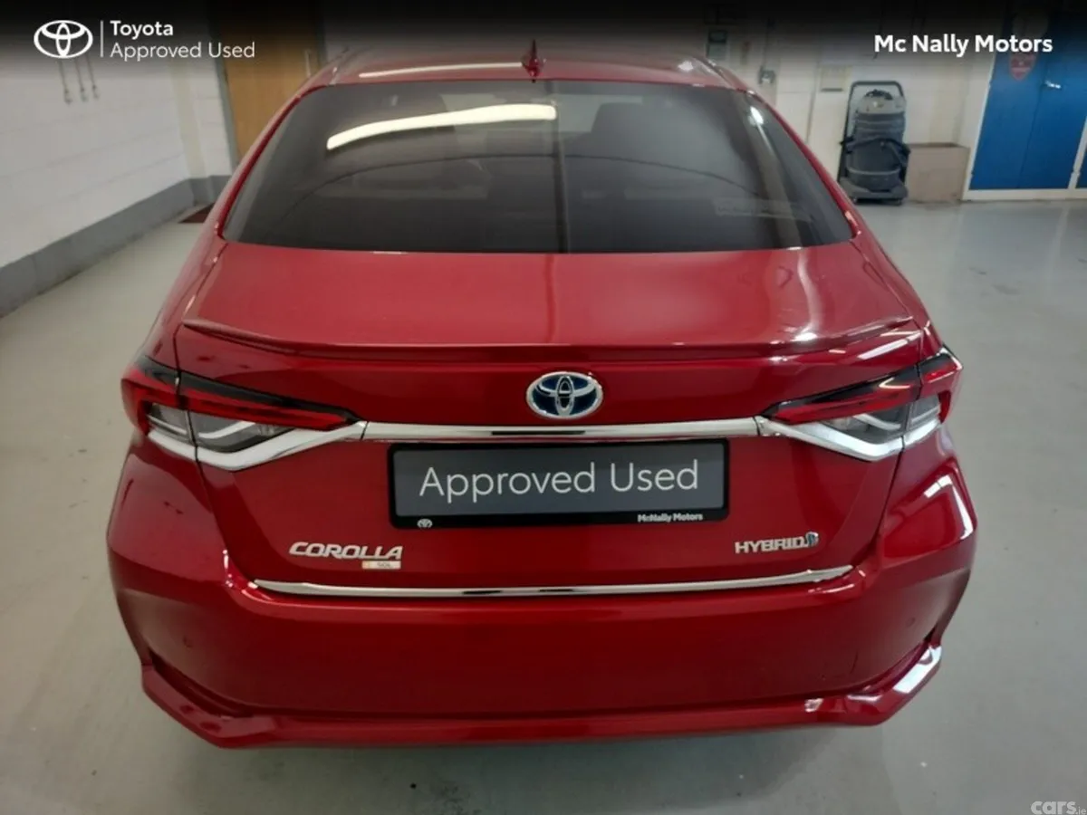 Toyota Corolla Saloon, Petrol Hybrid, 2020, Red