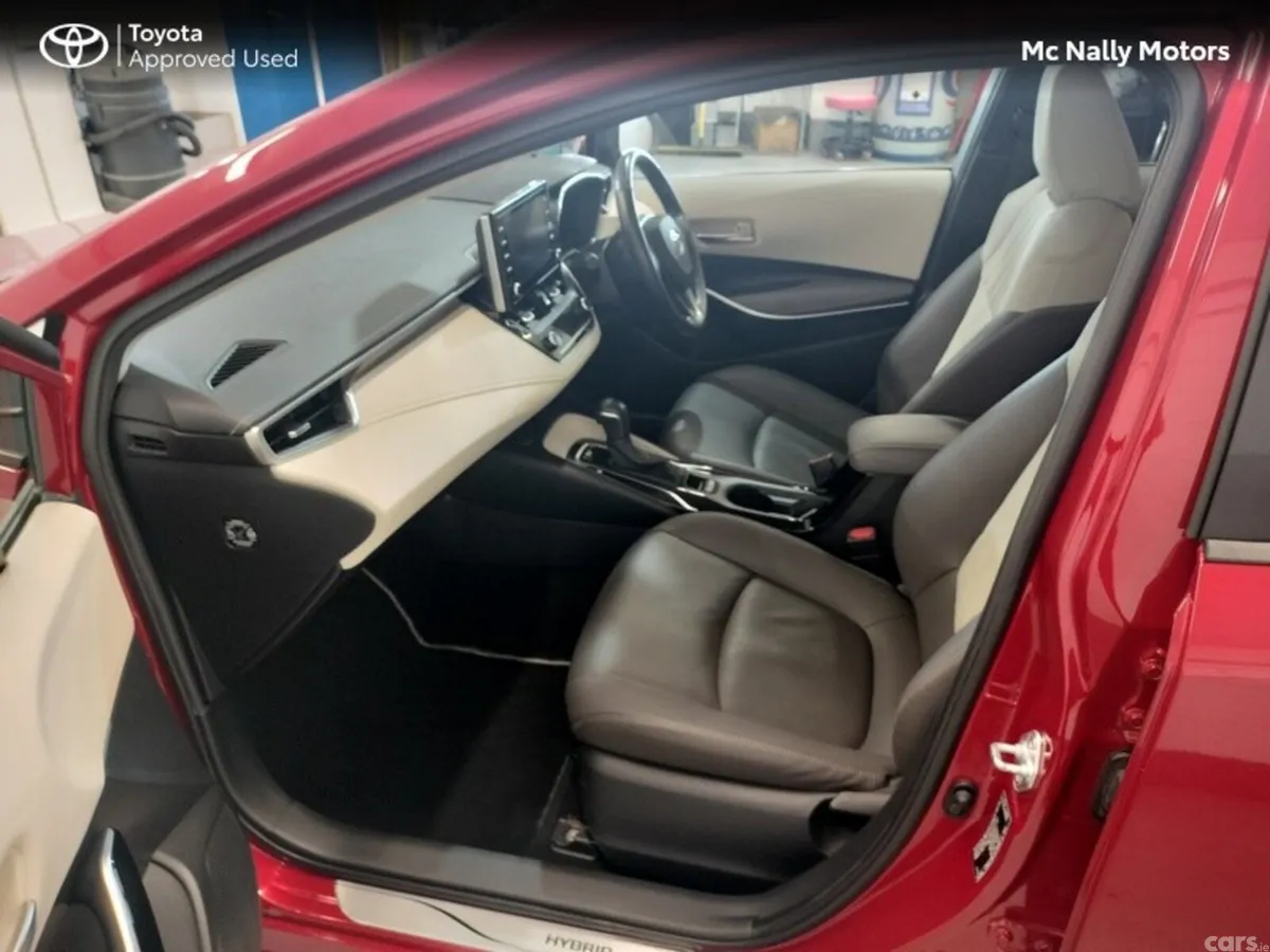 Toyota Corolla Saloon, Petrol Hybrid, 2020, Red