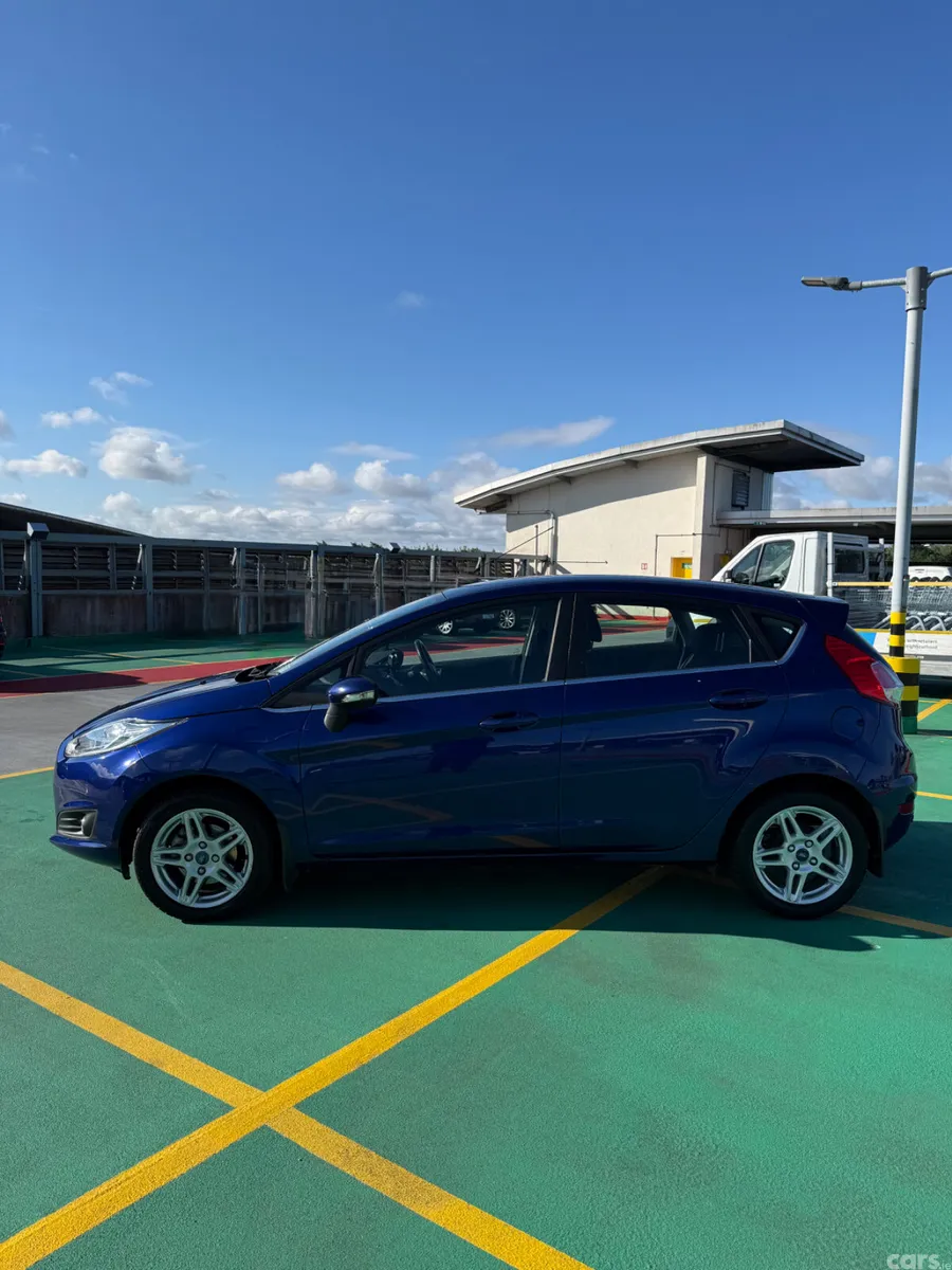 Ford Fiesta Hatchback, Petrol, 2015, Blue