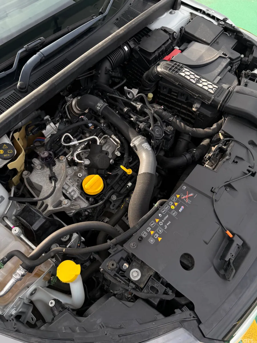 Renault Megane Saloon, Petrol, 2019, White