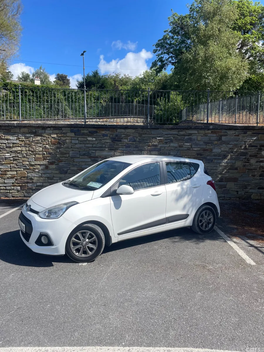 Hyundai i10 Hatchback, Petrol, 2014, White