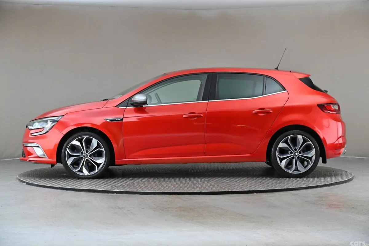 Renault Megane Hatchback, Petrol, 2019, Red