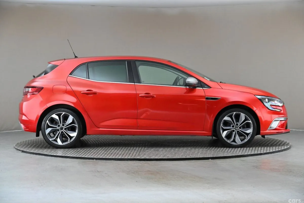 Renault Megane Hatchback, Petrol, 2019, Red