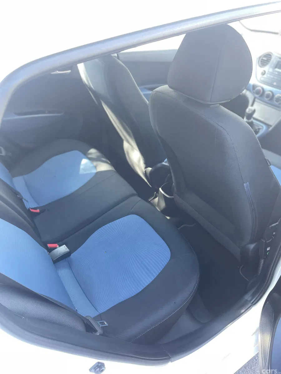Hyundai i10 Hatchback, Petrol, 2014, White
