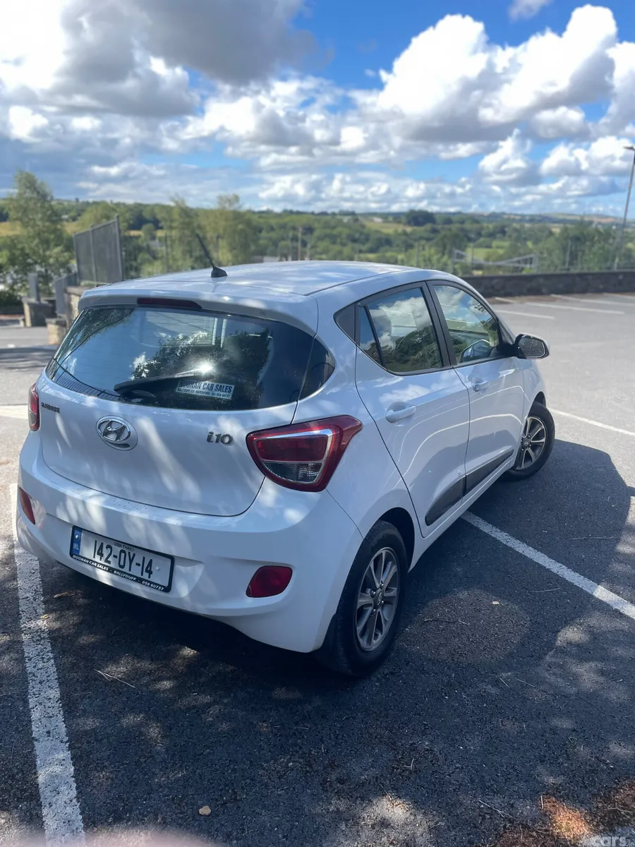 Hyundai i10 Hatchback, Petrol, 2014, White