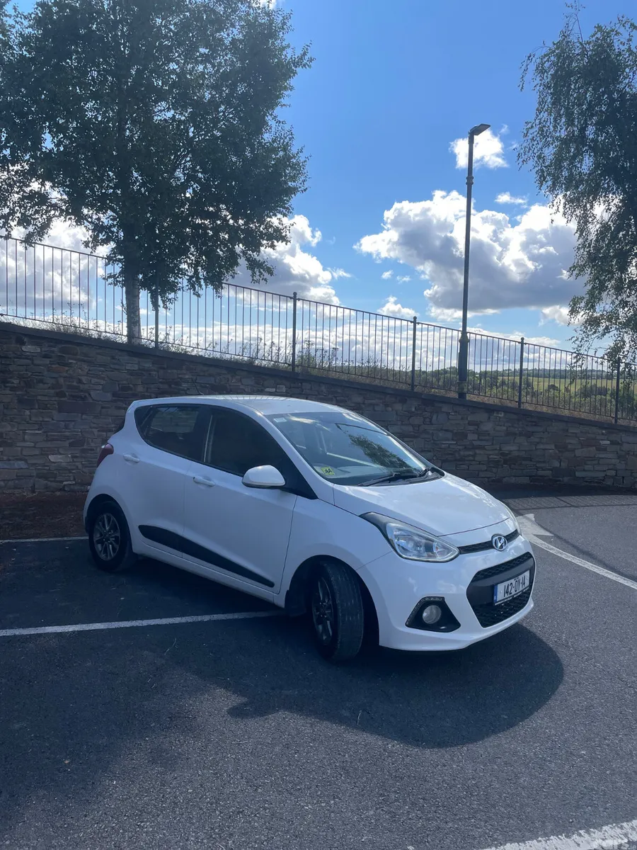 Hyundai i10 Hatchback, Petrol, 2014, White