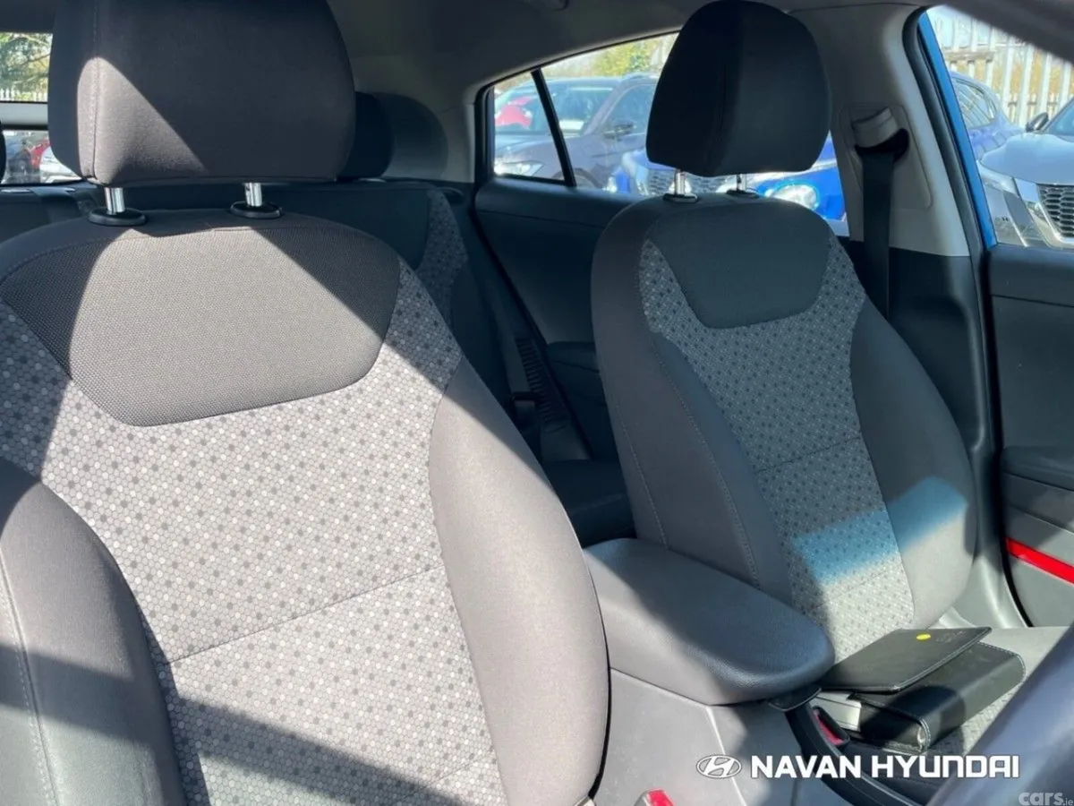 Hyundai IONIQ Hatchback, Petrol Plug-in Hybrid, 2018, Blue