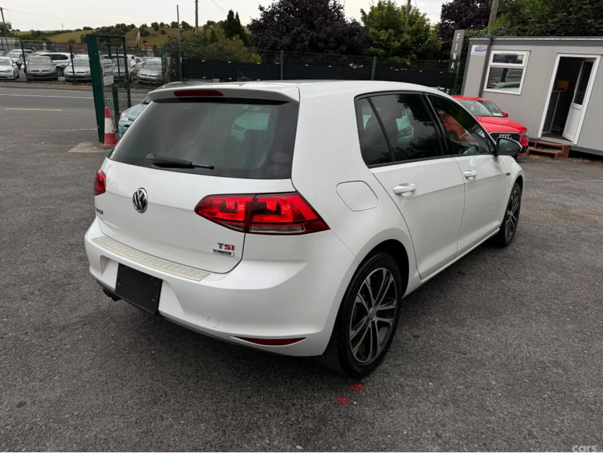 Volkswagen Golf Hatchback, Petrol, 2015, White