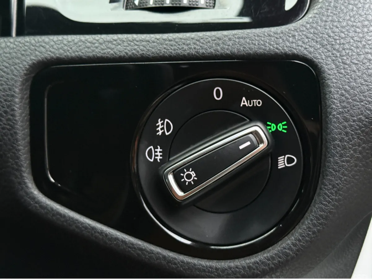 Volkswagen Golf Hatchback, Petrol, 2015, White