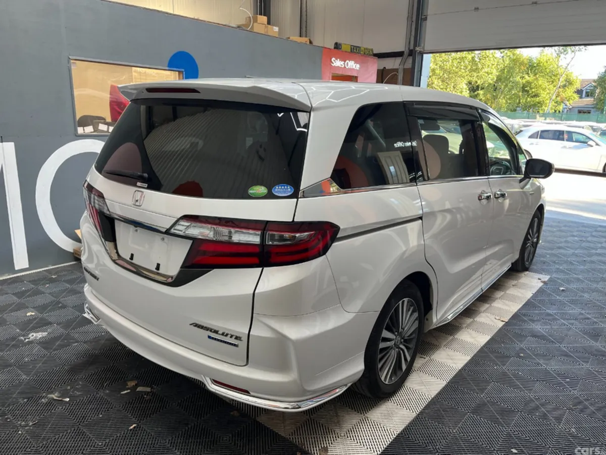 Honda Odyssey MPV, Petrol Hybrid, 2019, White