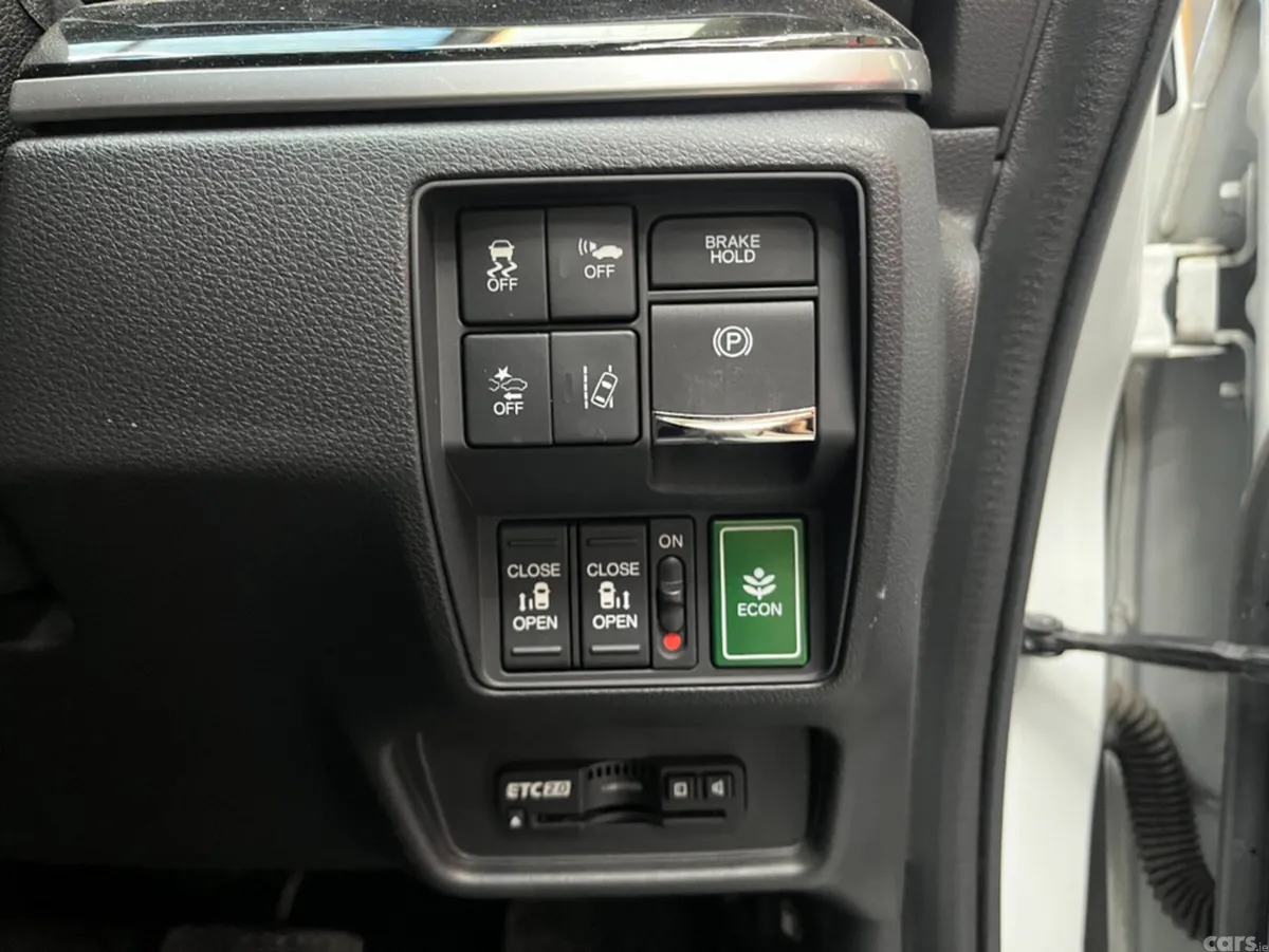 Honda Odyssey MPV, Petrol Hybrid, 2019, White