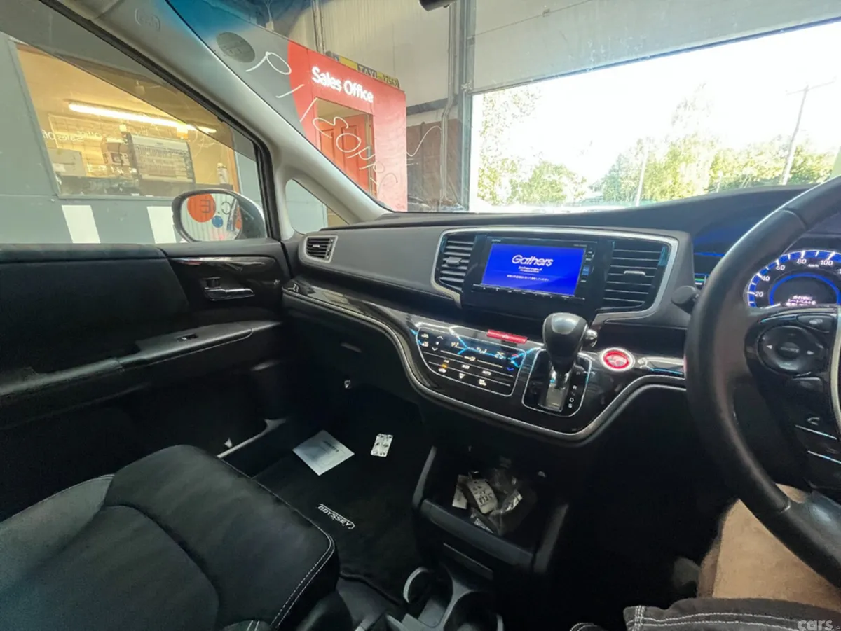Honda Odyssey MPV, Petrol Hybrid, 2019, White