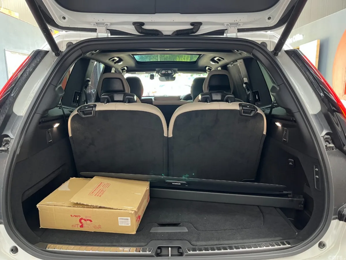 Volvo XC90 SUV, Petrol Plug-in Hybrid, 2025, White