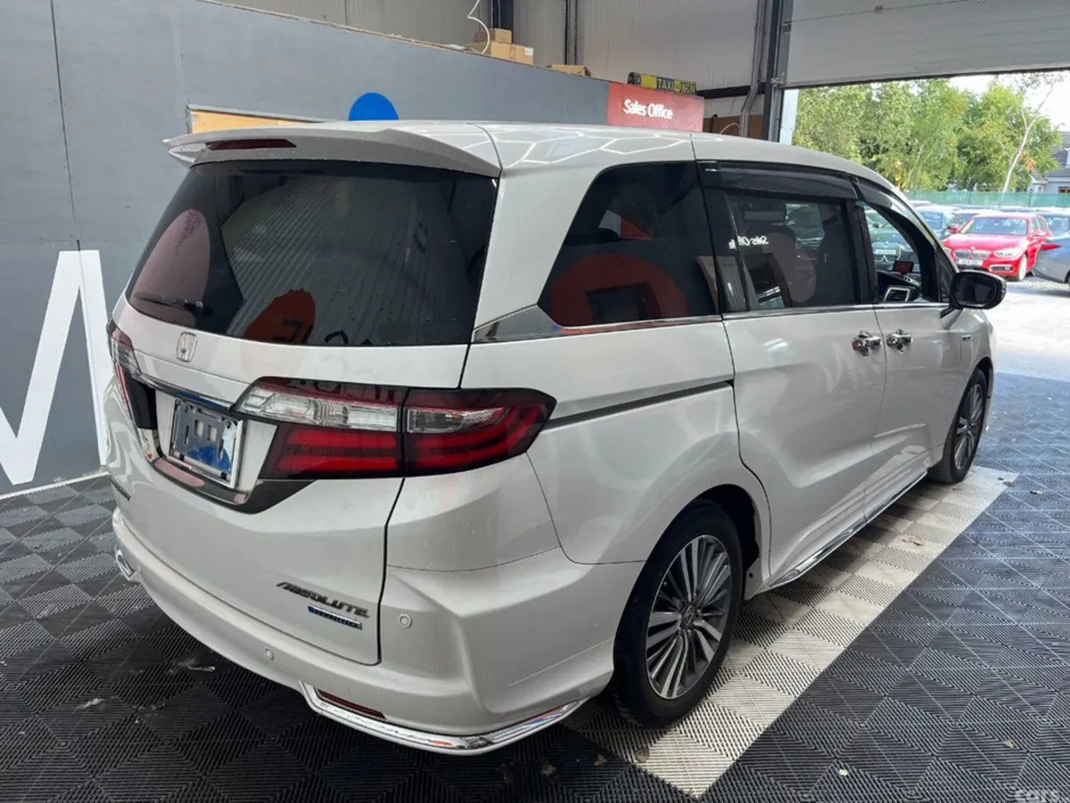 Honda Odyssey MPV, Petrol Hybrid, 2019, White