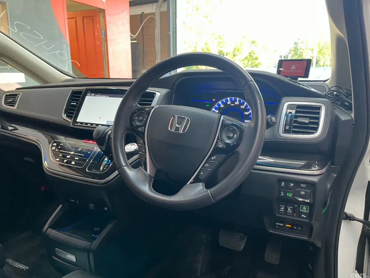Honda Odyssey MPV, Petrol Hybrid, 2019, White