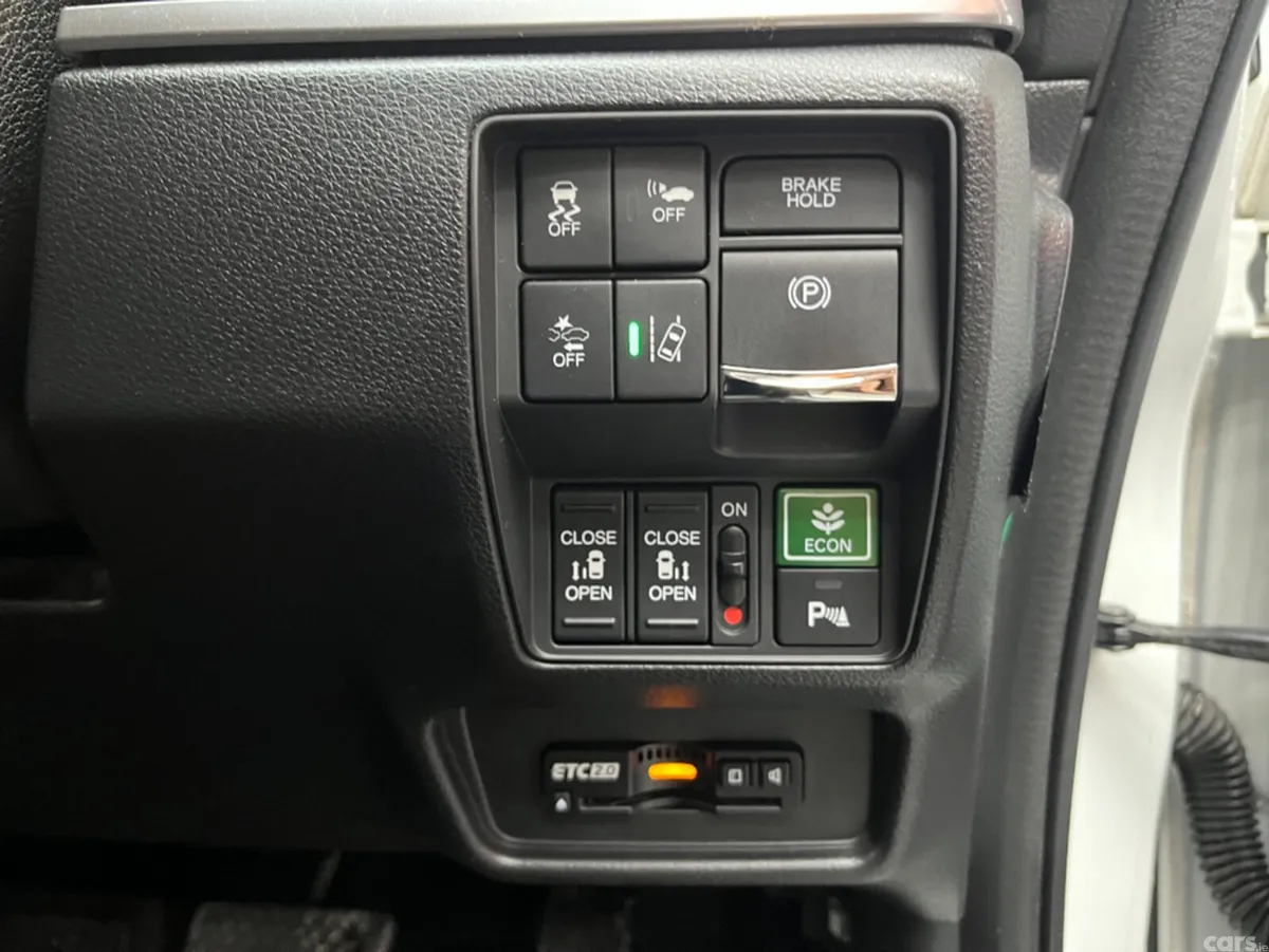 Honda Odyssey MPV, Petrol Hybrid, 2019, White