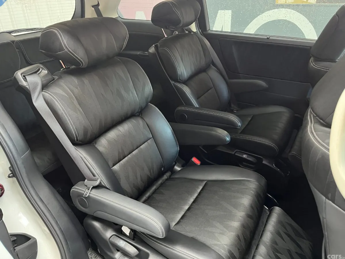 Honda Odyssey MPV, Petrol Hybrid, 2019, White