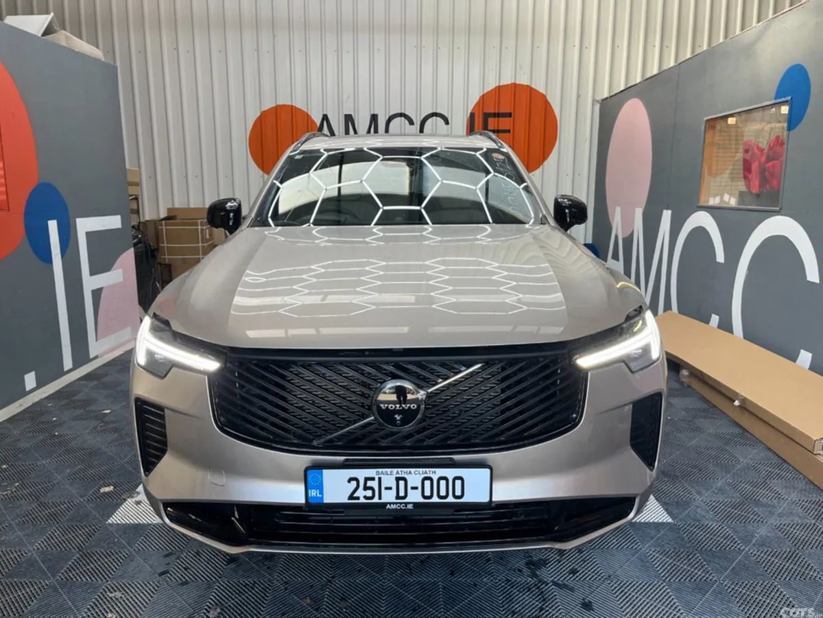 Volvo XC90 SUV, Petrol Plug-in Hybrid, 2025, Grey