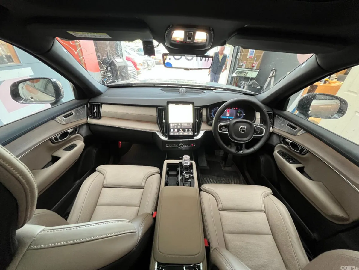 Volvo XC90 SUV, Petrol Plug-in Hybrid, 2025, Grey