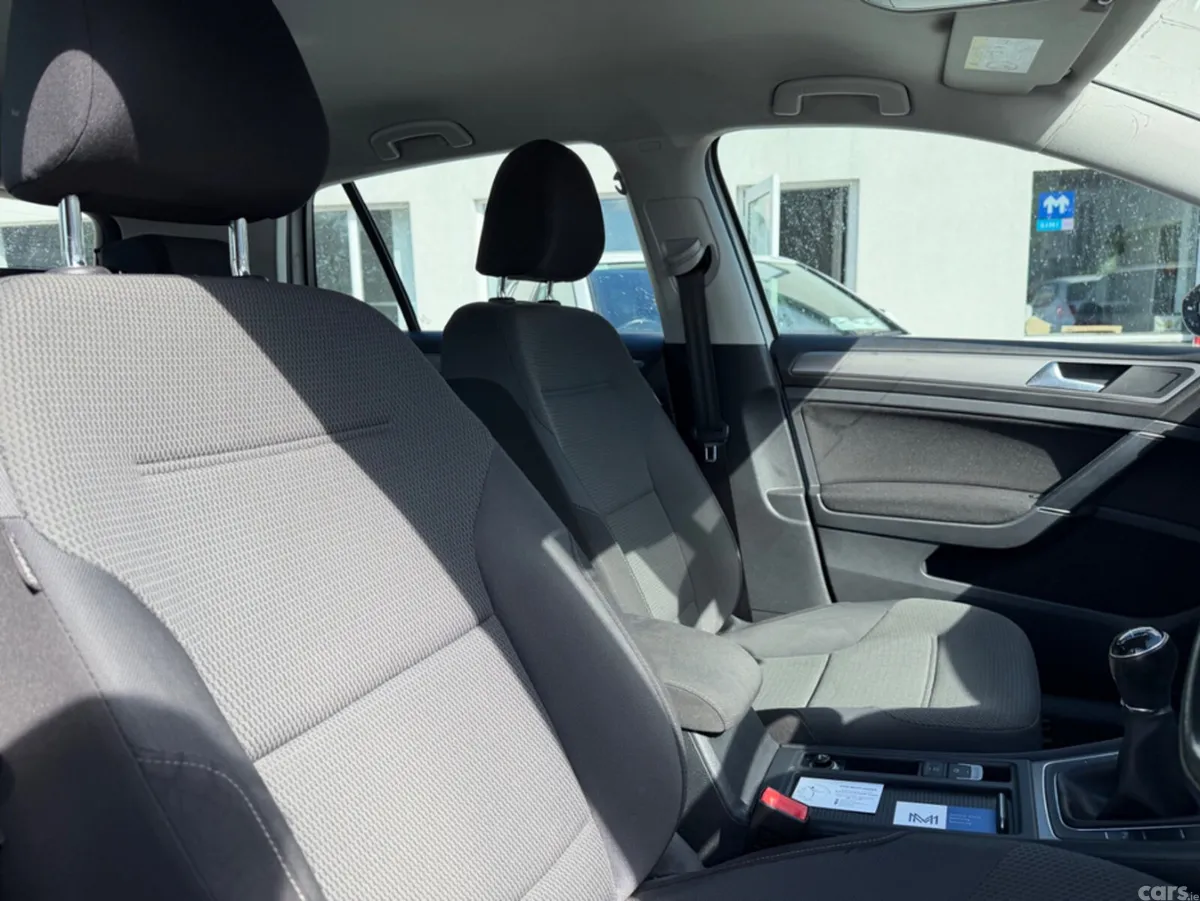 Volkswagen Golf Hatchback, Petrol, 2015, White