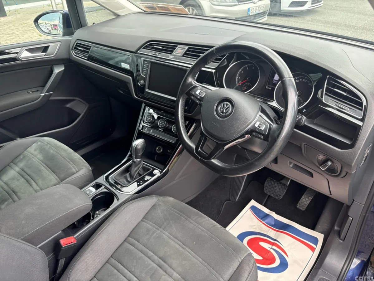 Volkswagen Touran MPV, Petrol, 2016, Blue