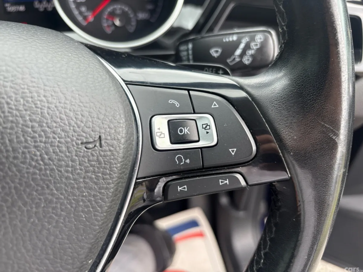 Volkswagen Touran MPV, Petrol, 2016, Blue