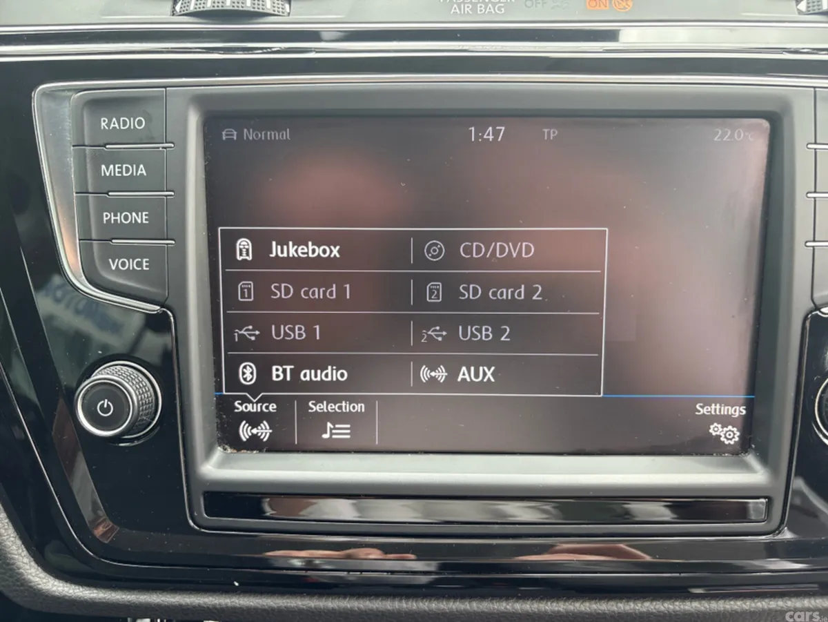 Volkswagen Touran MPV, Petrol, 2016, Blue