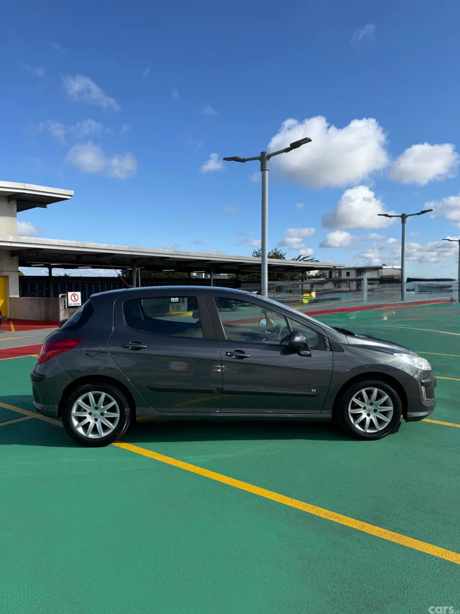 Peugeot 308 Hatchback, Diesel, 2010, Grey