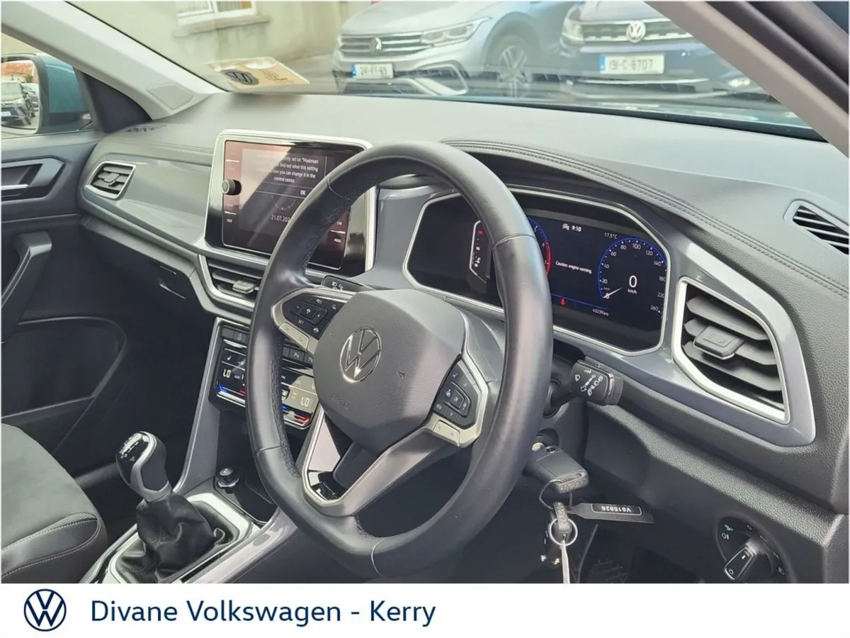 Volkswagen T-Roc SUV, Petrol, 2024, Blue