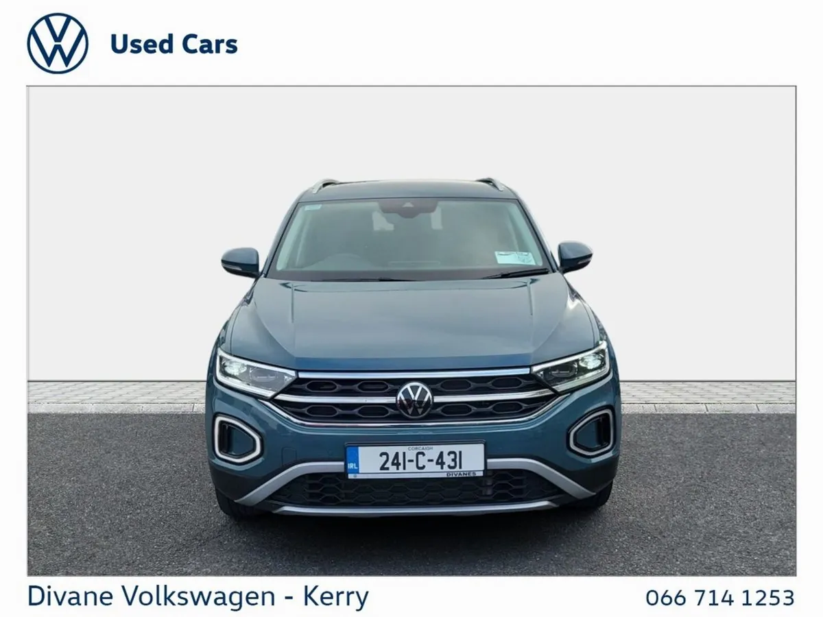 Volkswagen T-Roc SUV, Petrol, 2024, Blue