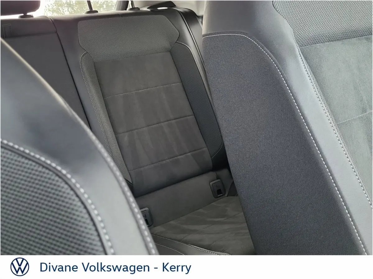 Volkswagen T-Roc SUV, Petrol, 2024, Blue