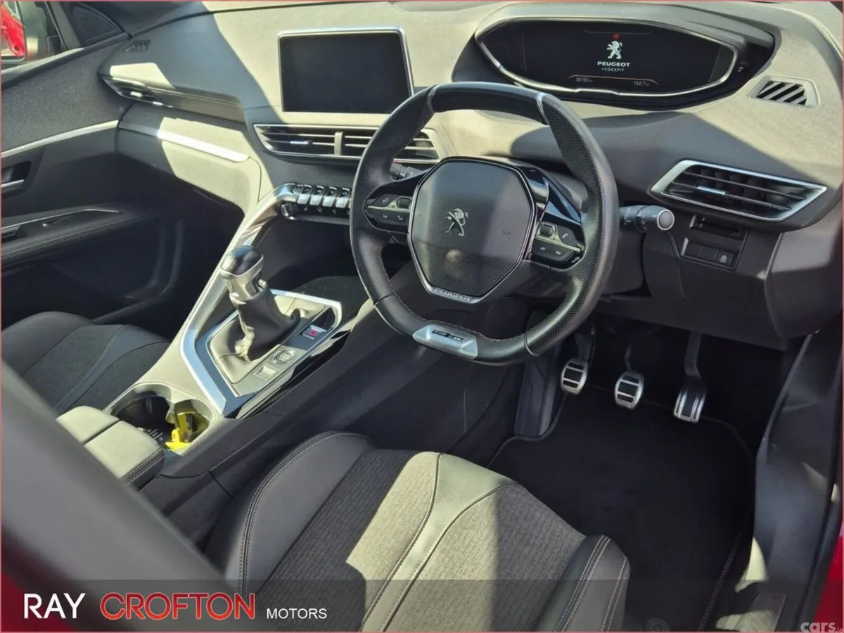 Peugeot 3008 MPV, Diesel, 2019, Red