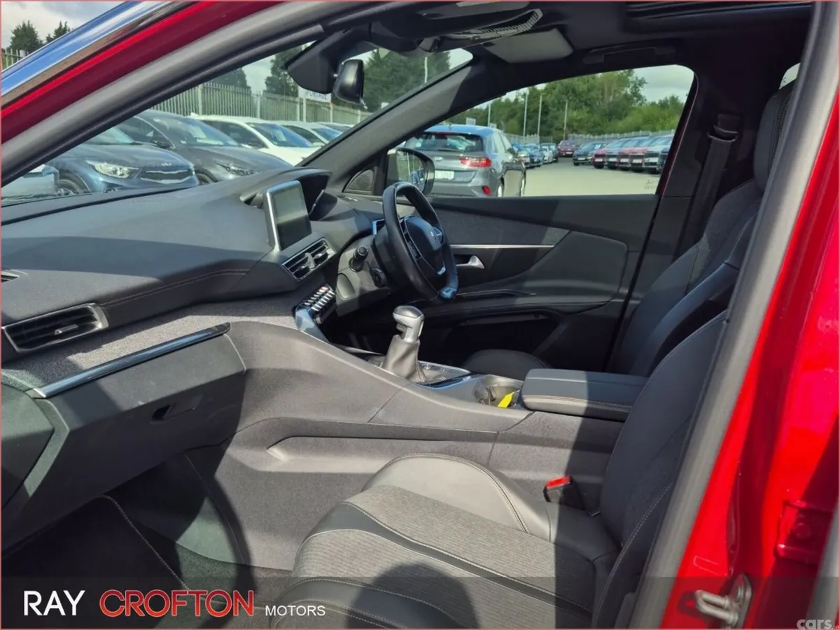 Peugeot 3008 MPV, Diesel, 2019, Red