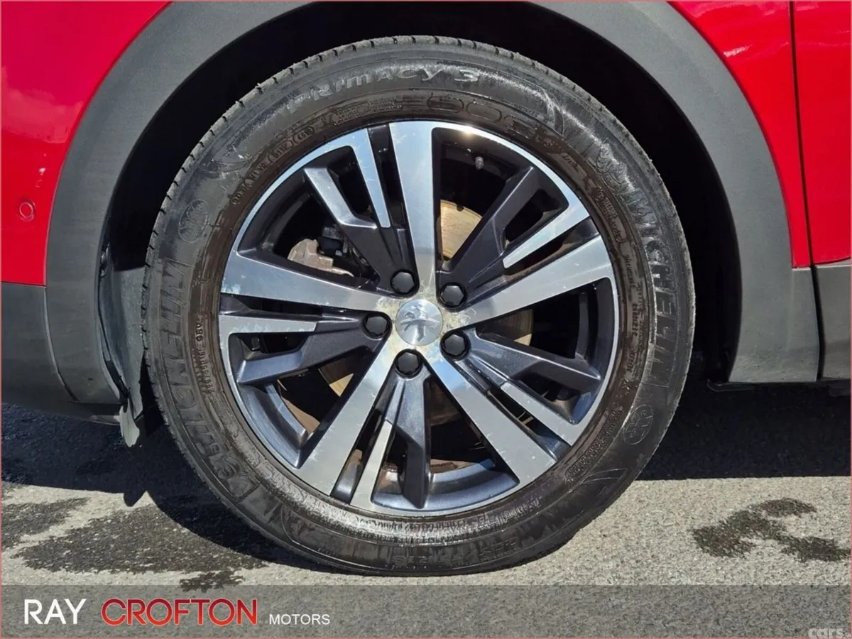 Peugeot 3008 MPV, Diesel, 2019, Red