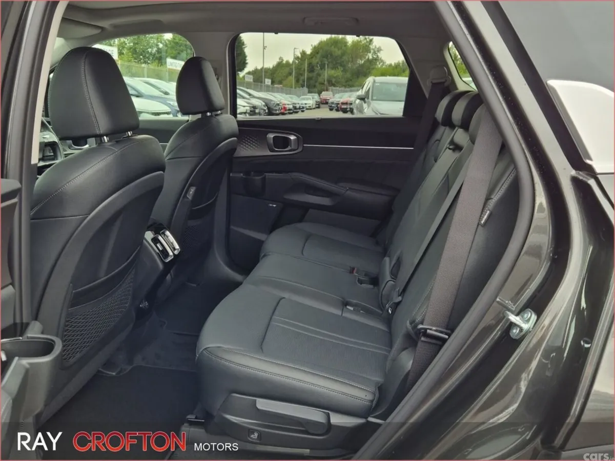 Kia Sorento SUV, Petrol Plug-in Hybrid, 2026, Grey