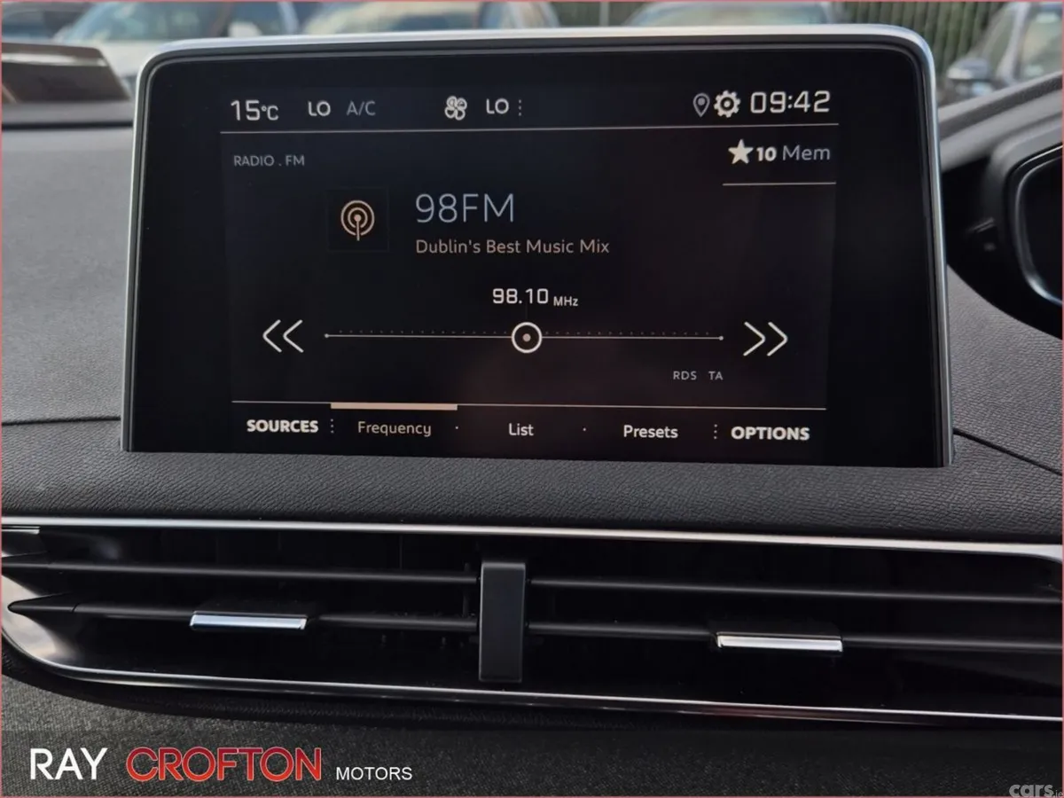 Peugeot 3008 MPV, Diesel, 2019, Red