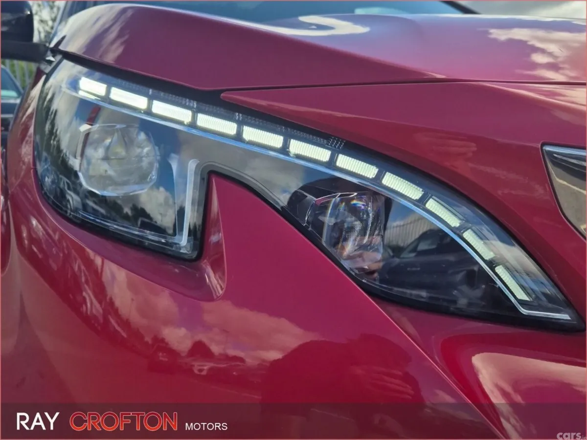 Peugeot 3008 MPV, Diesel, 2019, Red