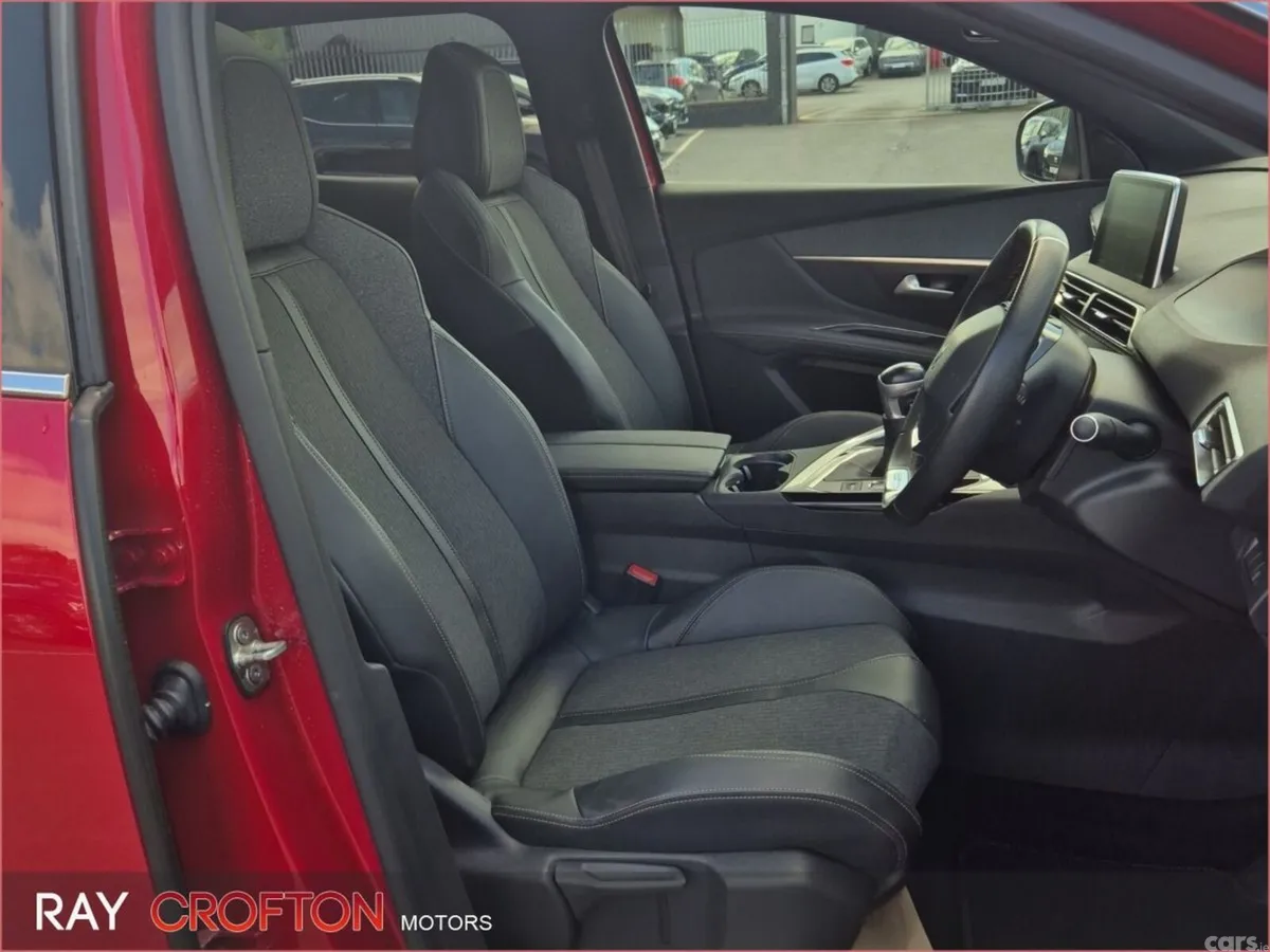 Peugeot 3008 MPV, Diesel, 2019, Red
