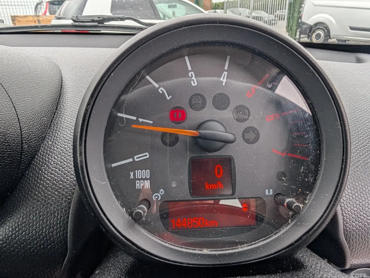 Mini One Estate/Jeep, Diesel, 2015, Black
