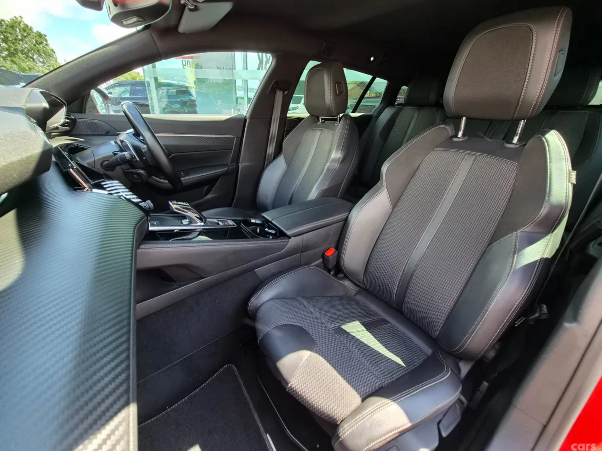 Peugeot 508 Estate/Jeep, Petrol Plug-in Hybrid, 2022, Red