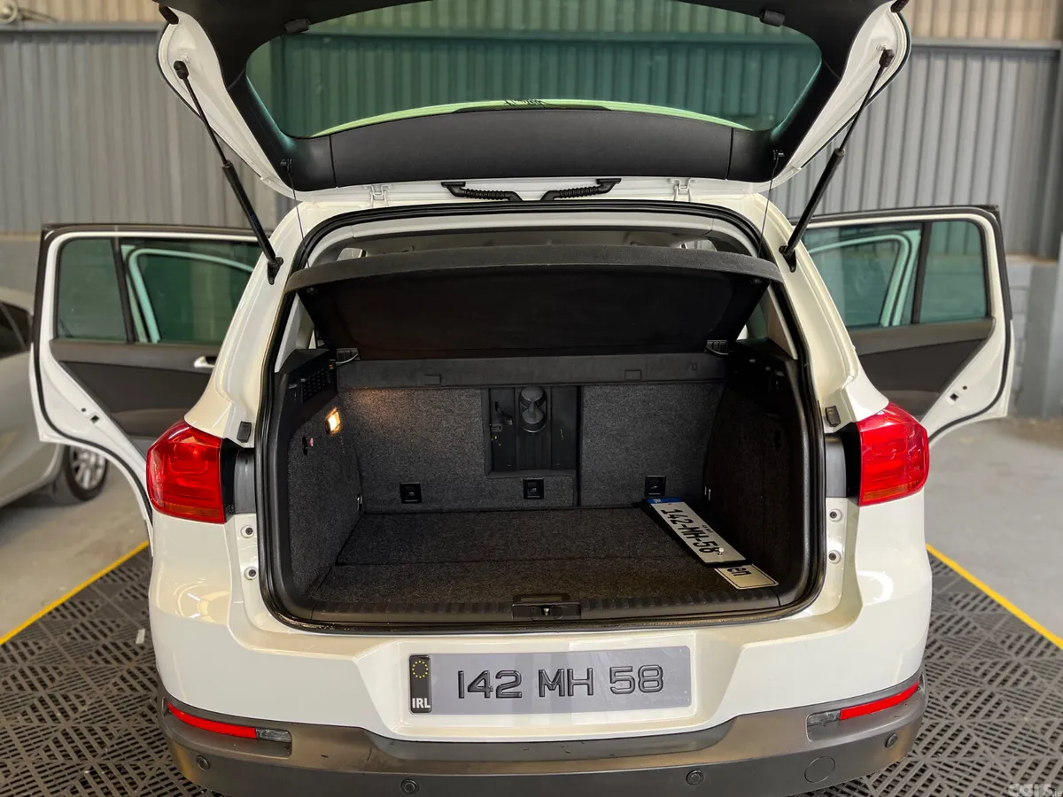 Volkswagen Tiguan SUV, Diesel, 2014, White