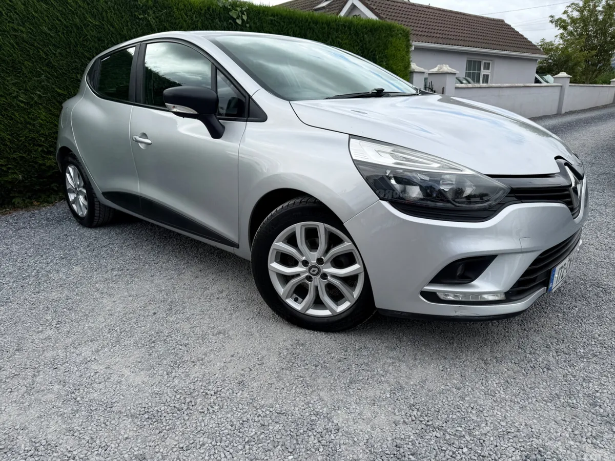Renault Clio Hatchback, Diesel, 2017, Silver