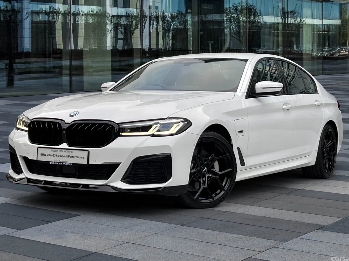 BMW 5-Series Saloon, Petrol Plug-in Hybrid, 2022, White