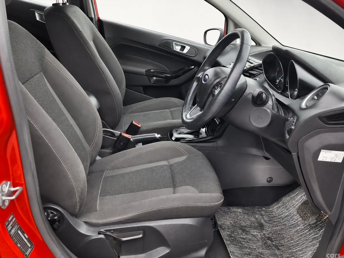 Ford Fiesta Hatchback, Petrol, 2016, Red
