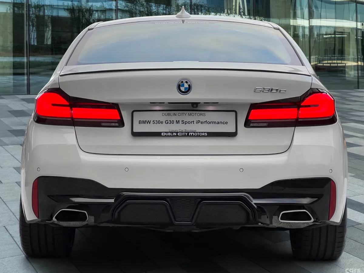 BMW 5-Series Saloon, Petrol Plug-in Hybrid, 2022, White