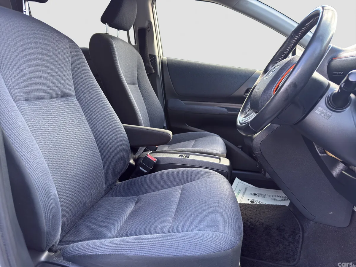Toyota Sienta MPV, Petrol Hybrid, 2018, Silver