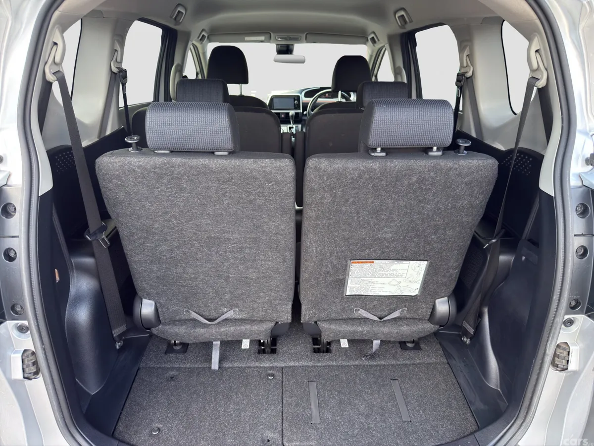Toyota Sienta MPV, Petrol Hybrid, 2018, Silver