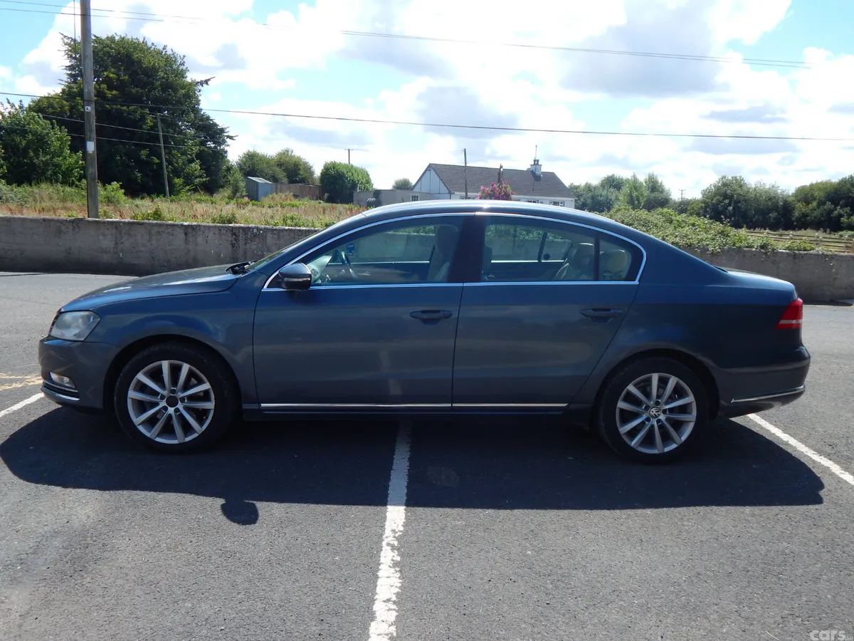 Volkswagen Passat Saloon, Diesel, 2012, Grey