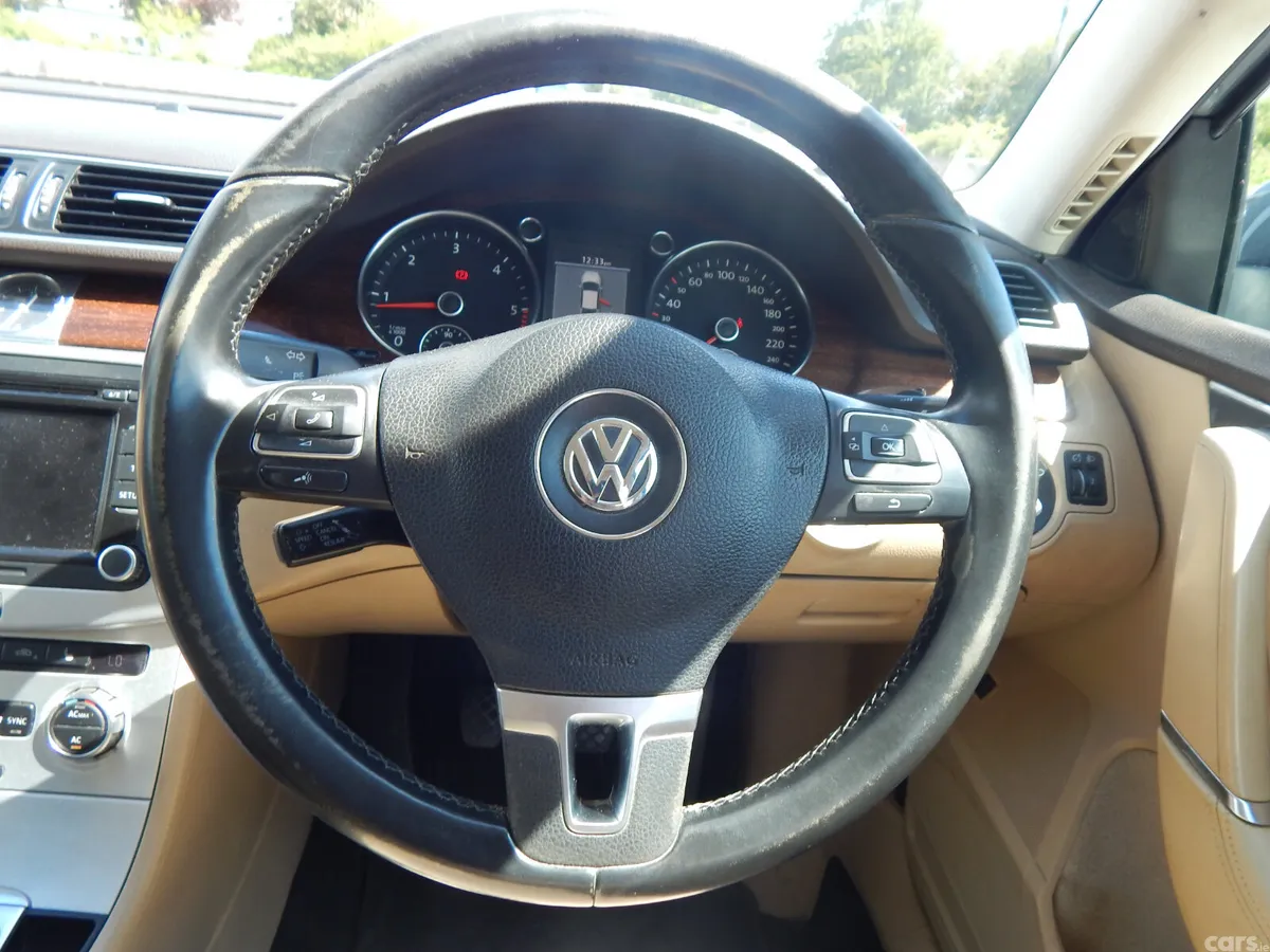 Volkswagen Passat Saloon, Diesel, 2012, Grey